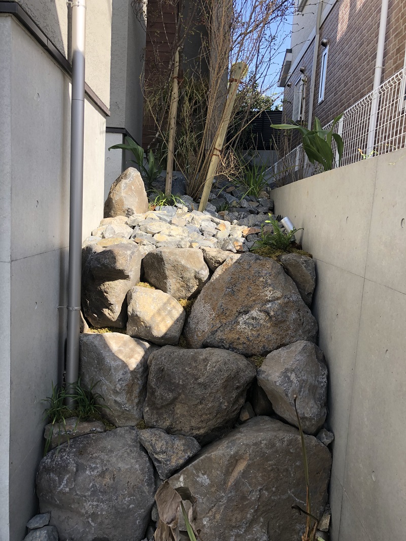 特集 1月3日掲載 石と庭 山中育樹園